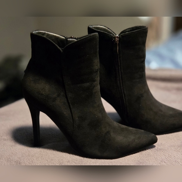JOY IN LOVE 4 inch Stiletto Ankle Booties #660 - Picture 3 of 14
